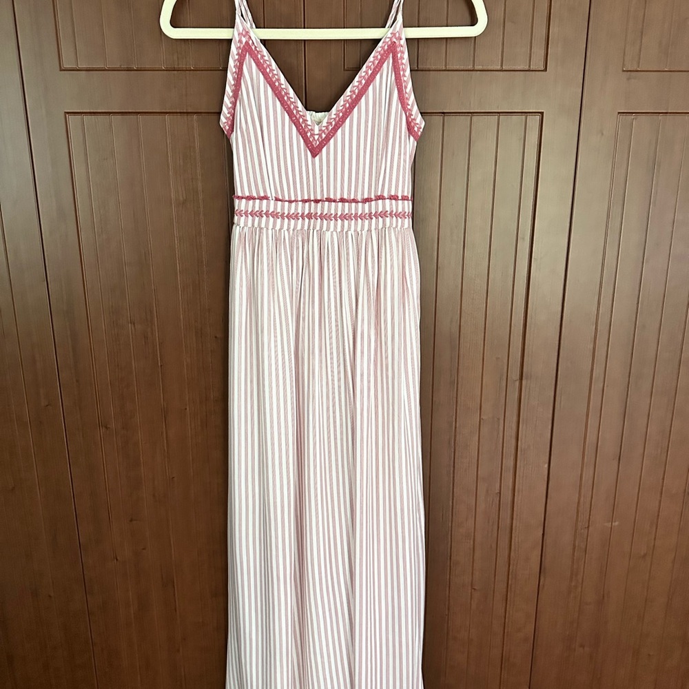 Elegant Pink and White Striped Maxi Dress - Picture 2 of 12